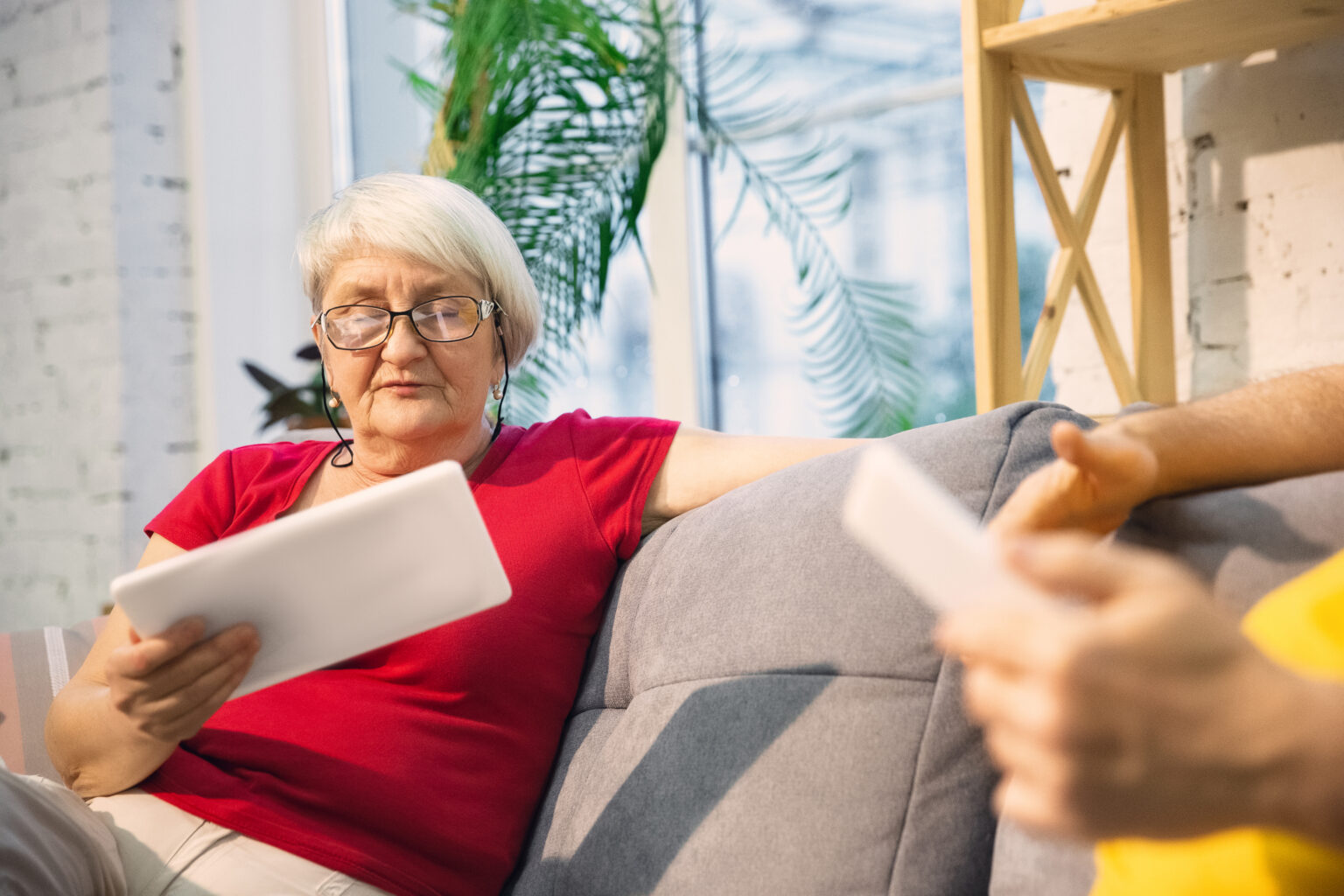 20 Idee Da Fare Con Le Persone Anziane Senza Uscire Di Casa Anziani24